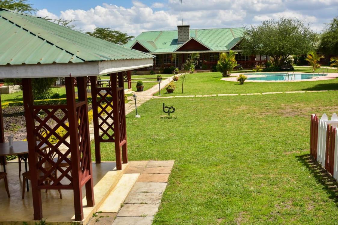 Tumaini Gardens Acomodação com café da manhã Kajiado Exterior foto